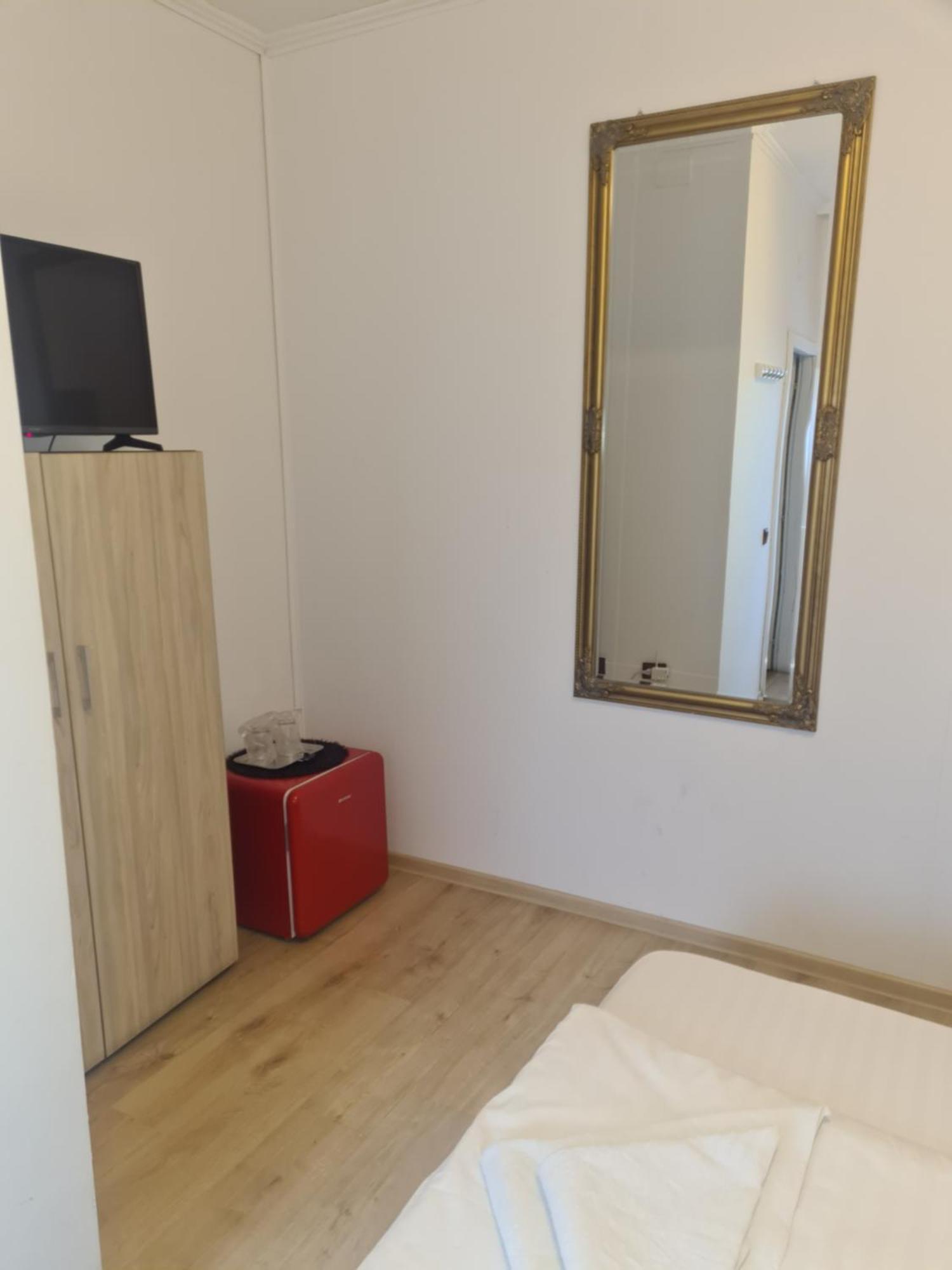 Pensiunea Corina Boutique كرايوفا المظهر الخارجي الصورة